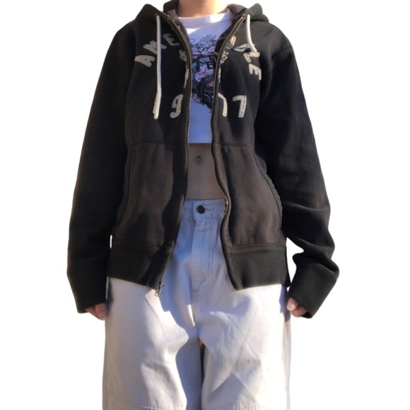 American Eagle Outfitters vest black and white - Picture 6 of 6